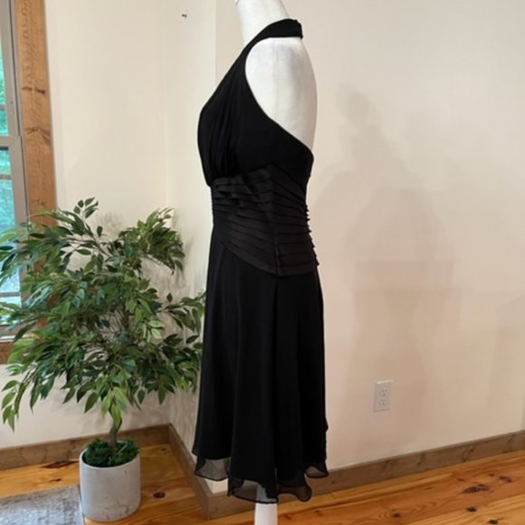 Tadashi Collection Chiffon Halter Dress, size 4 - Picture 3 of 15